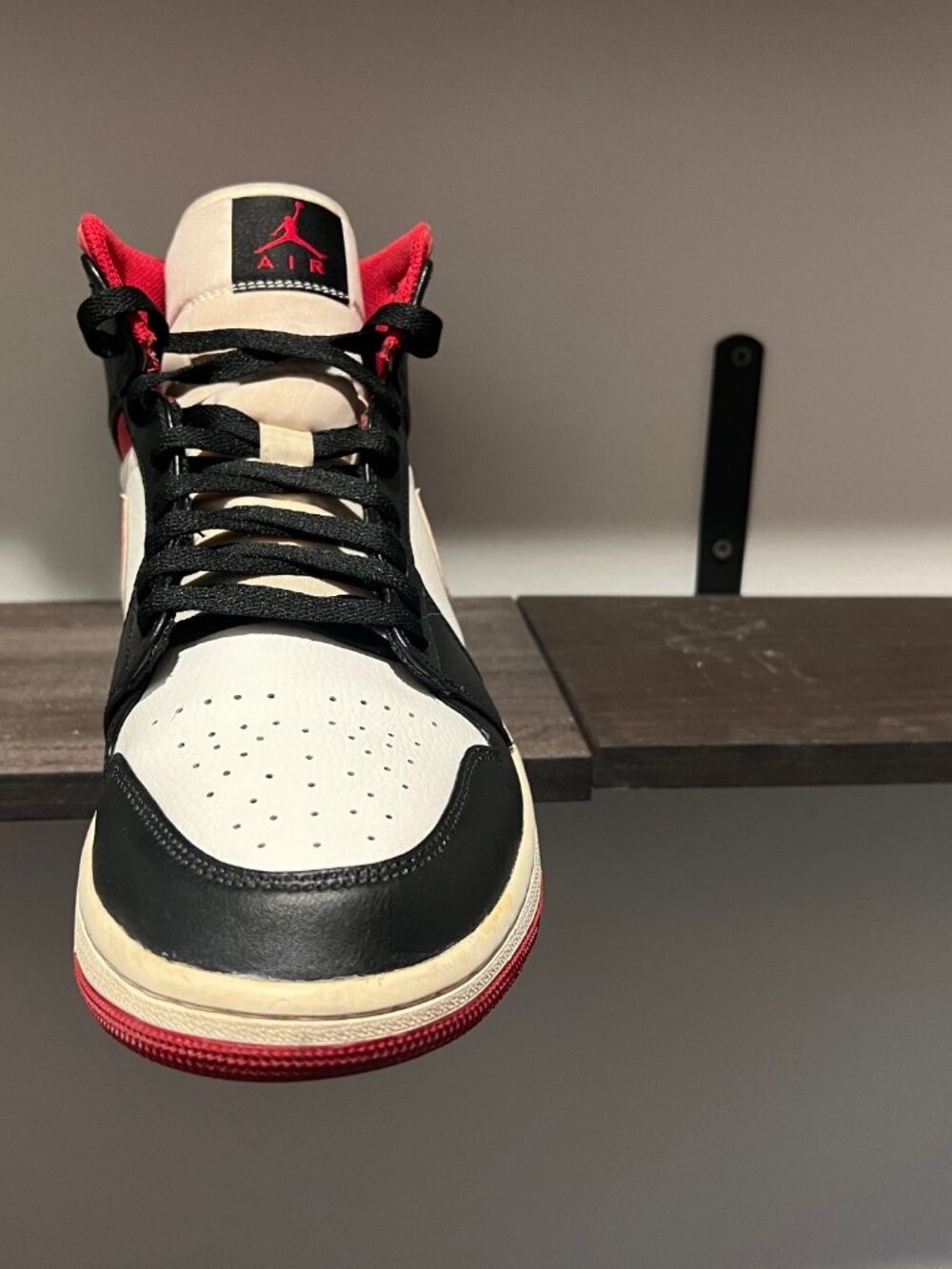 Air Jordan 1 Mid Black Gym red and white 100% authentic - Picture 8 of 14
